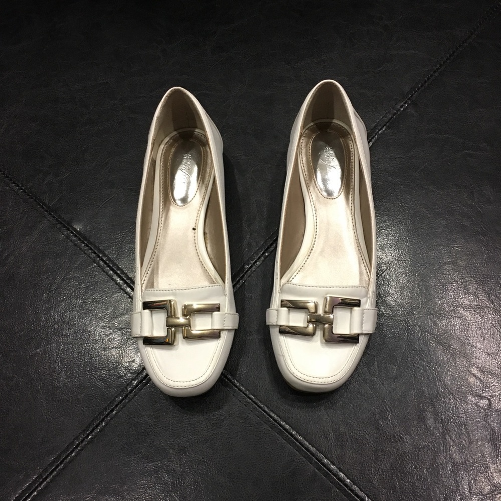 Flat comfy shoes